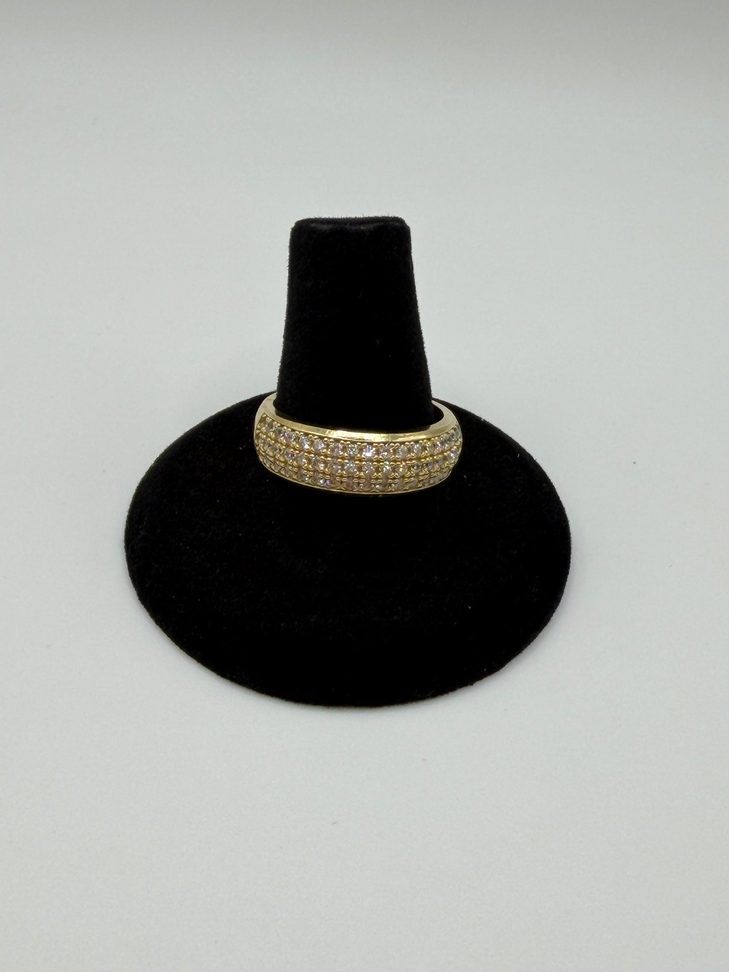 Wedding ring 10k