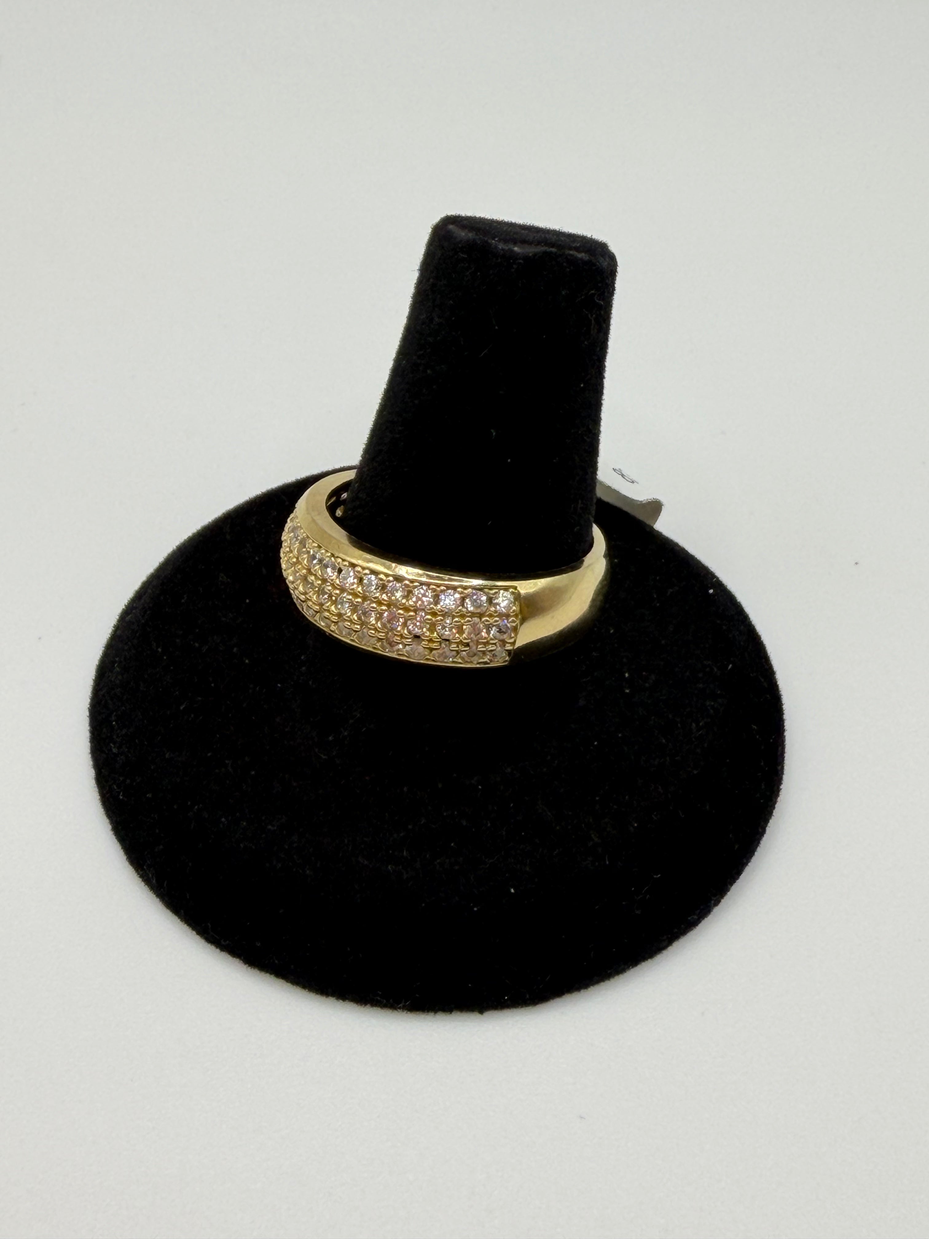 Wedding ring 10k