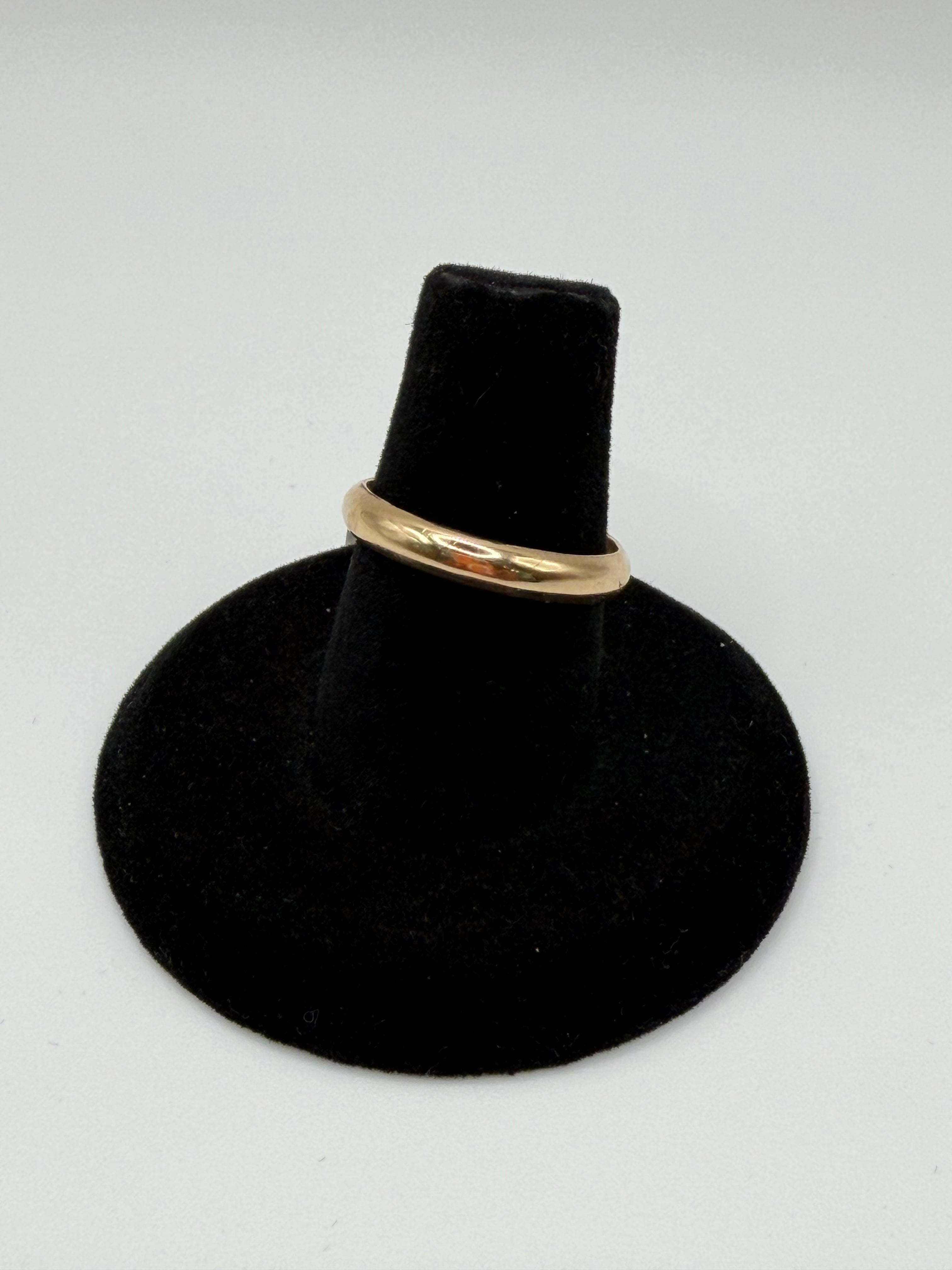 Wedding ring 10k