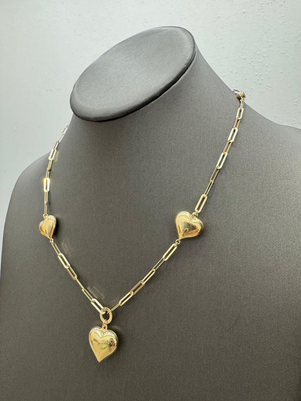 Paper clip heart chain 22in